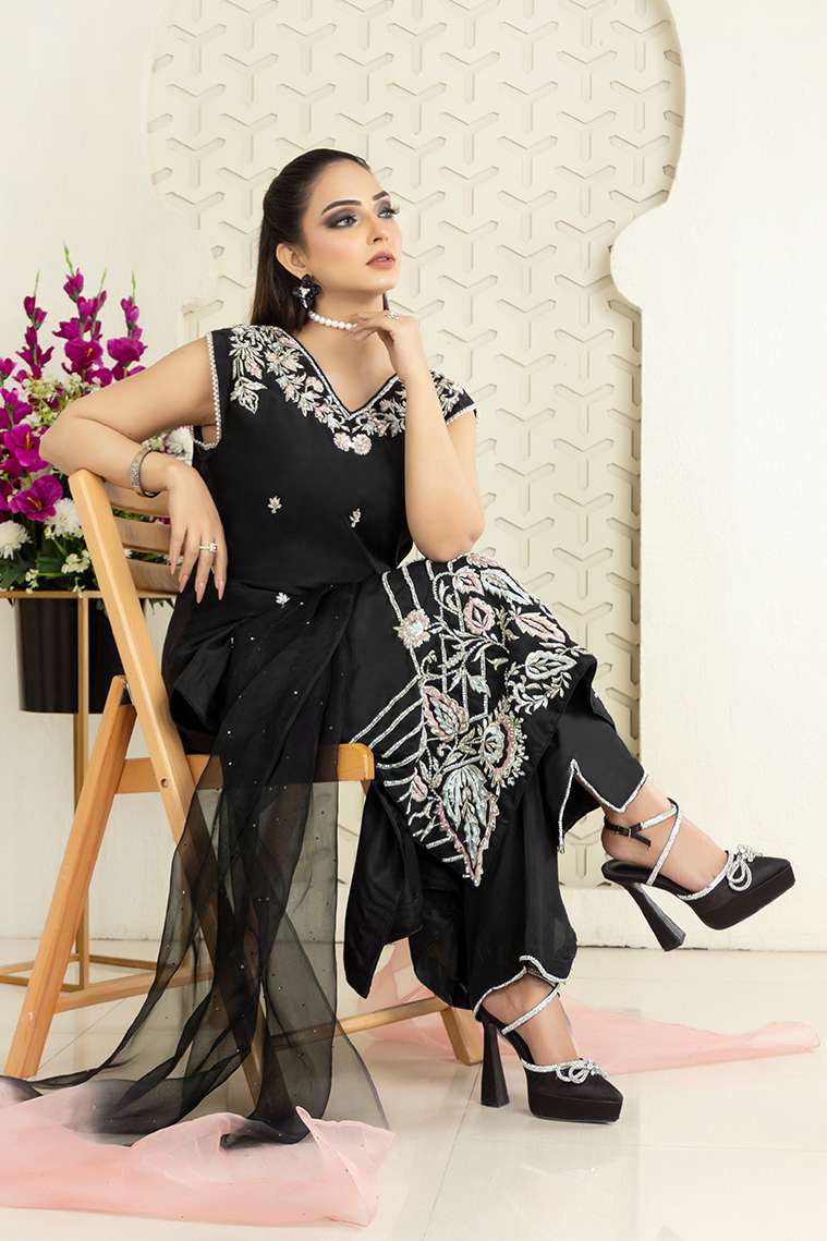 RozaandMina - Black Petunia Shirt and Dupatta - Riwayat-e-khas