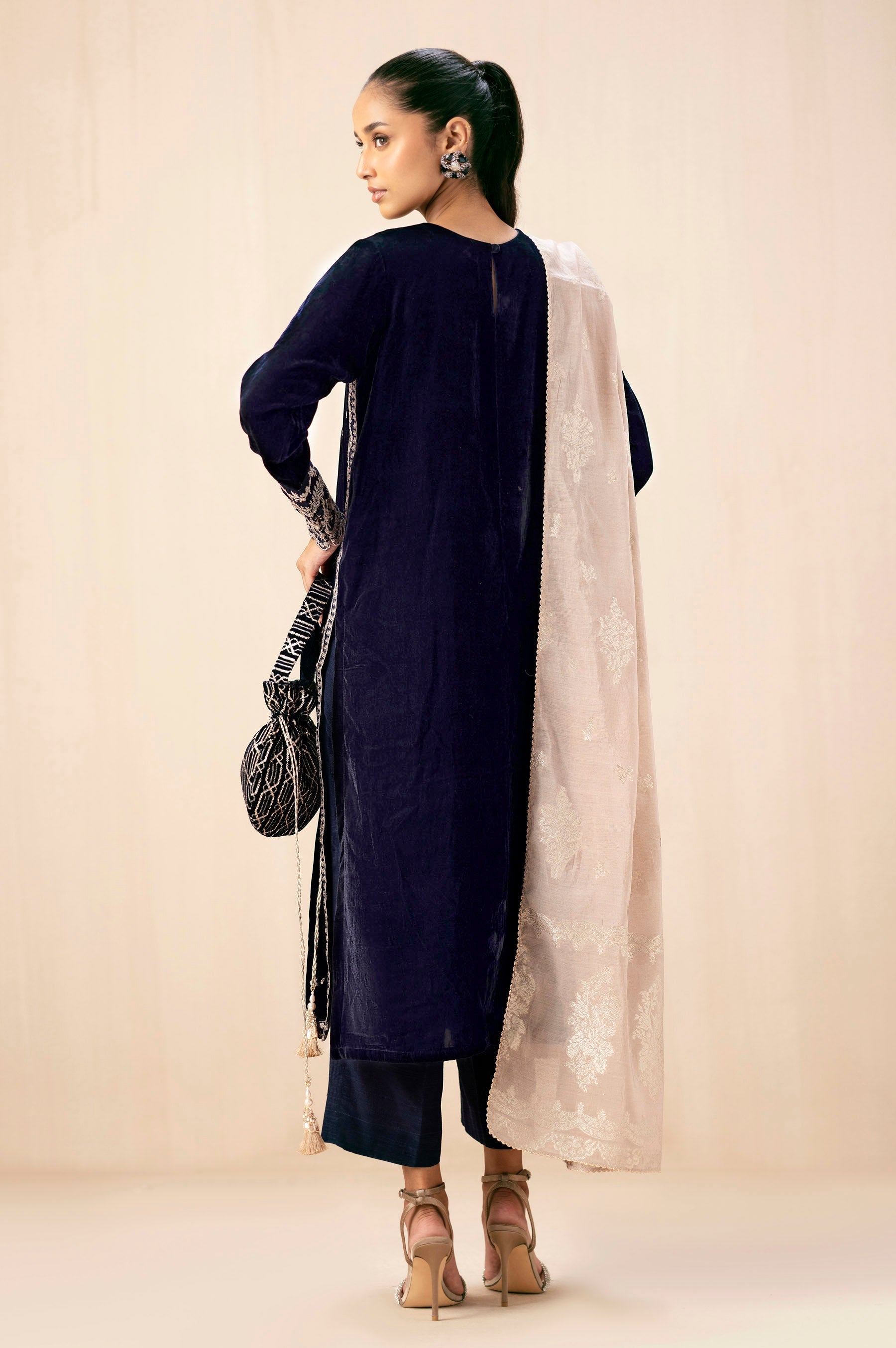 Zeen | Winter Collection | Velvet 26