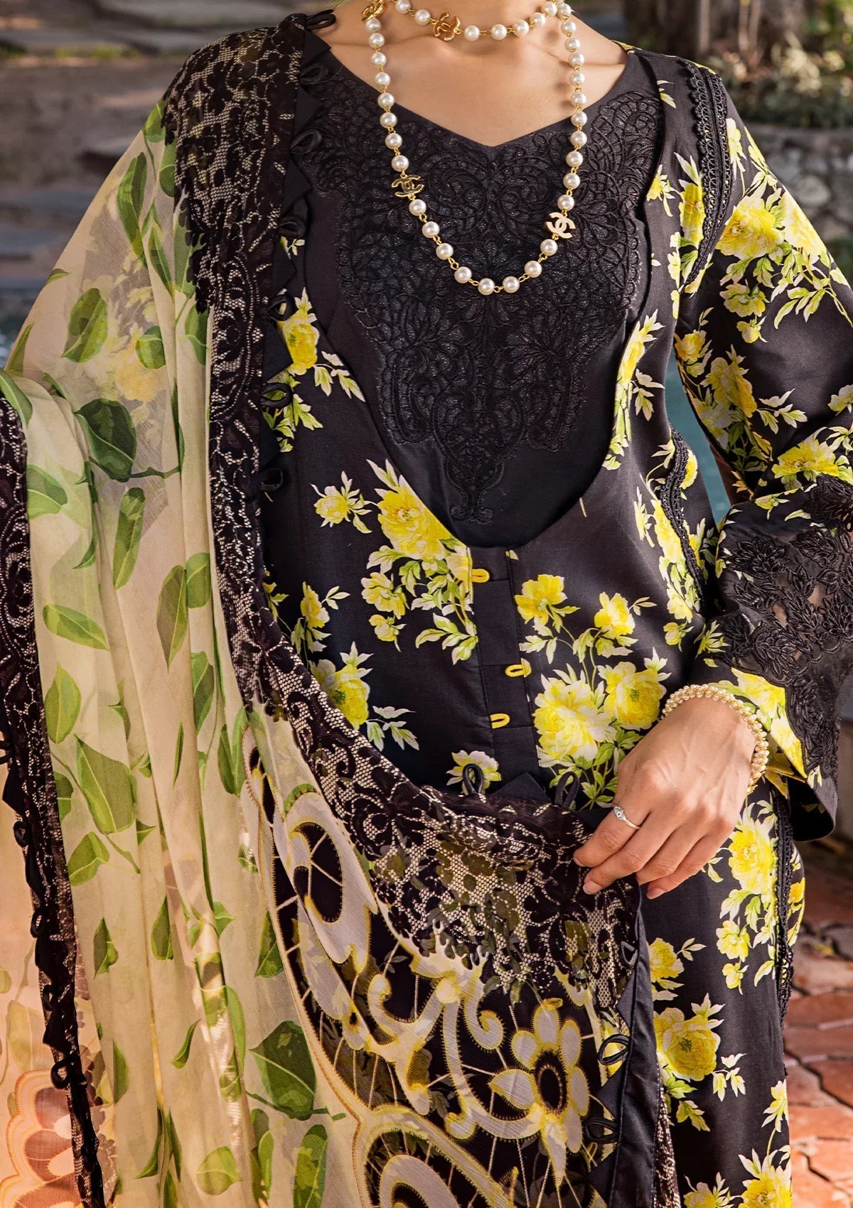 ELAF Signature Embroidered Lawn Unstitched 3Pc Suit ESL-06A ECLIPSED DREAM