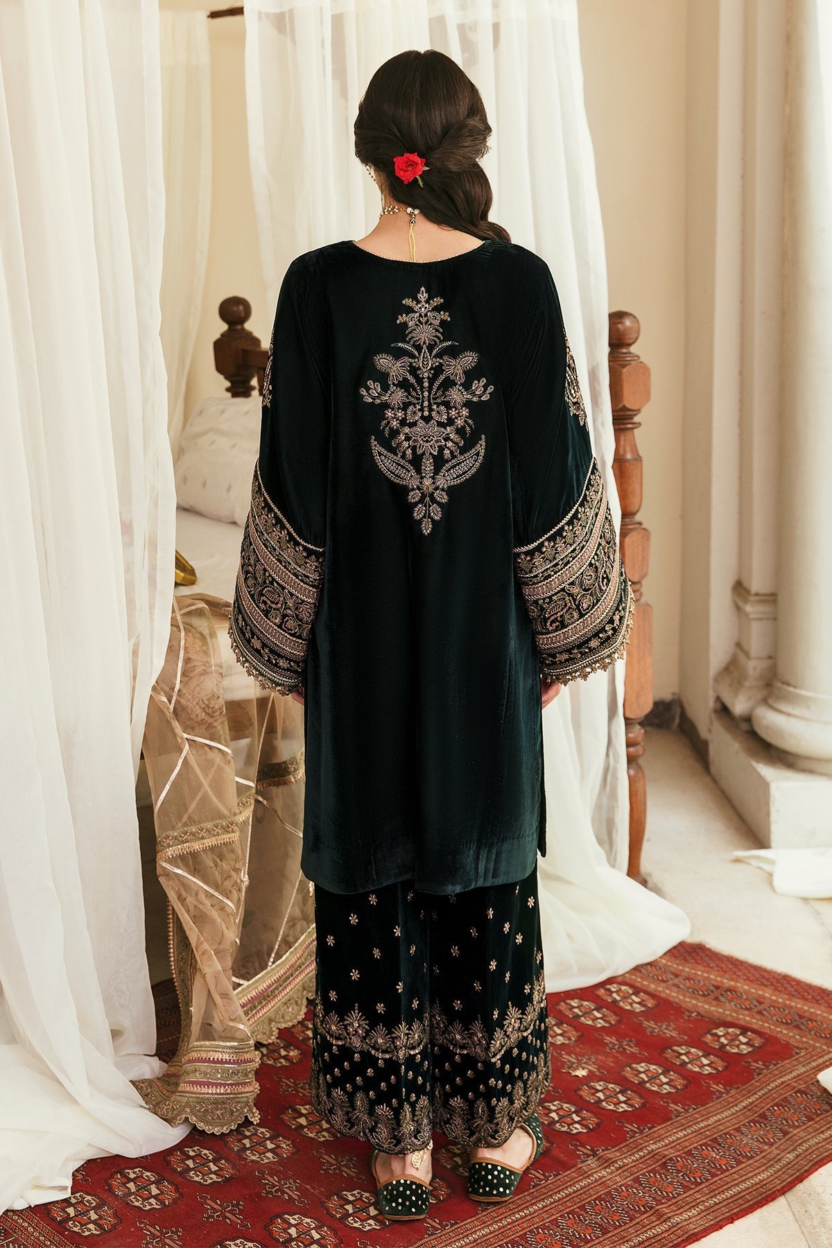 EMBROIDERED VELVET UF-249 - Riwayat-e-khas