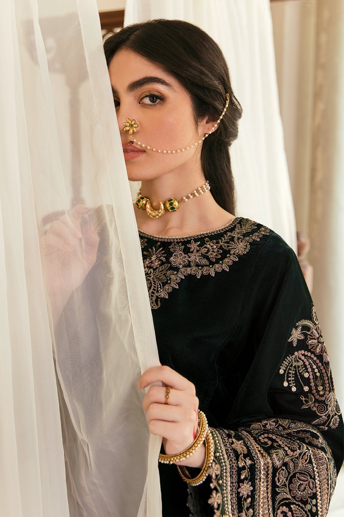 EMBROIDERED VELVET UF-249 - Riwayat-e-khas