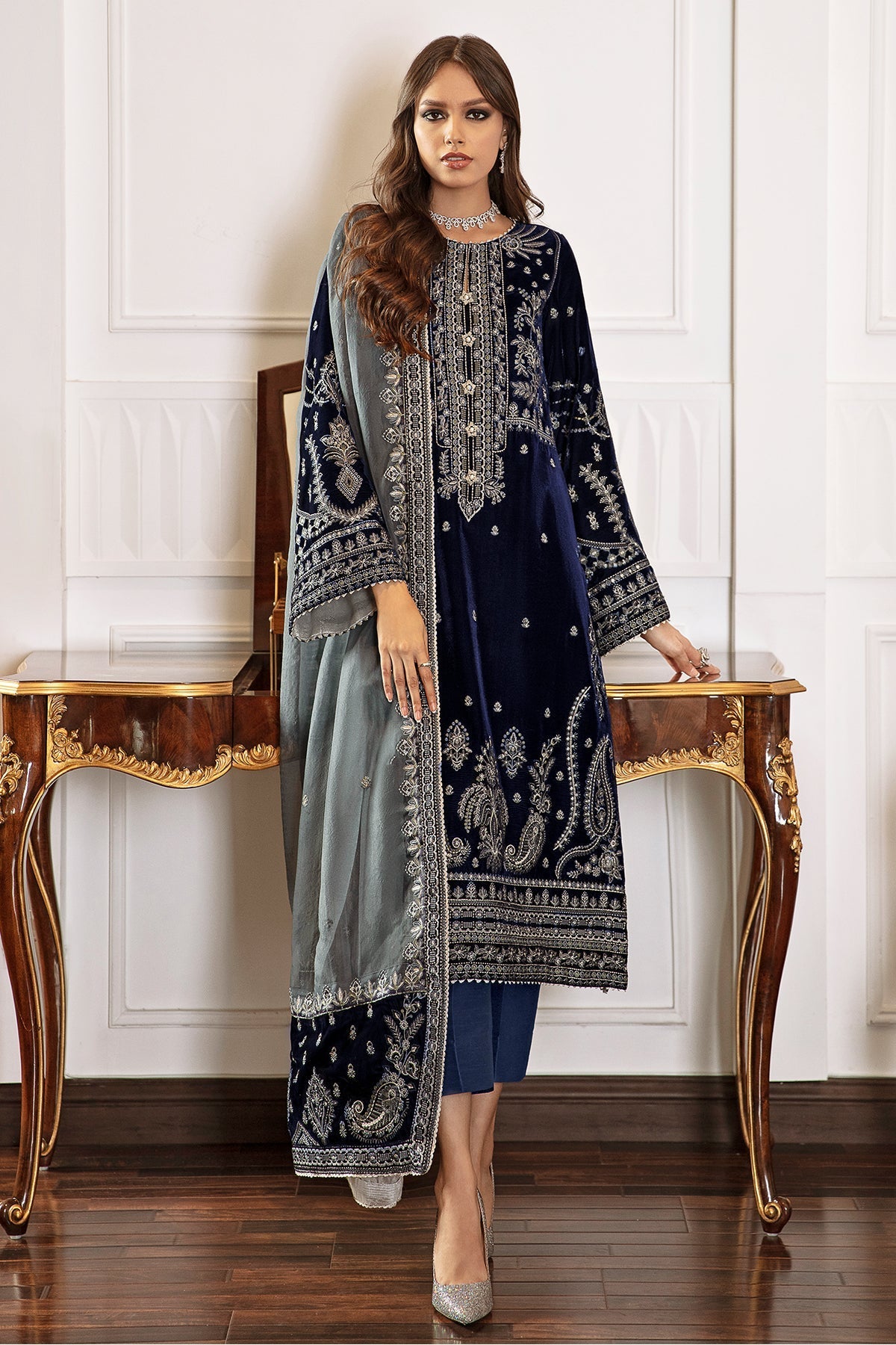 EMBROIDERED VELVET UF 41 - Riwayat-e-khas