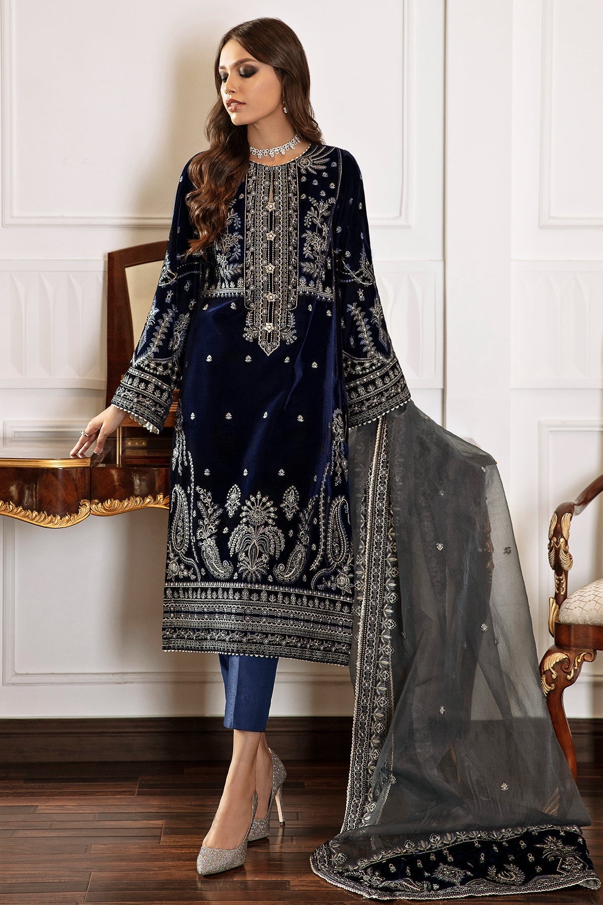 EMBROIDERED VELVET UF 41 - Riwayat-e-khas