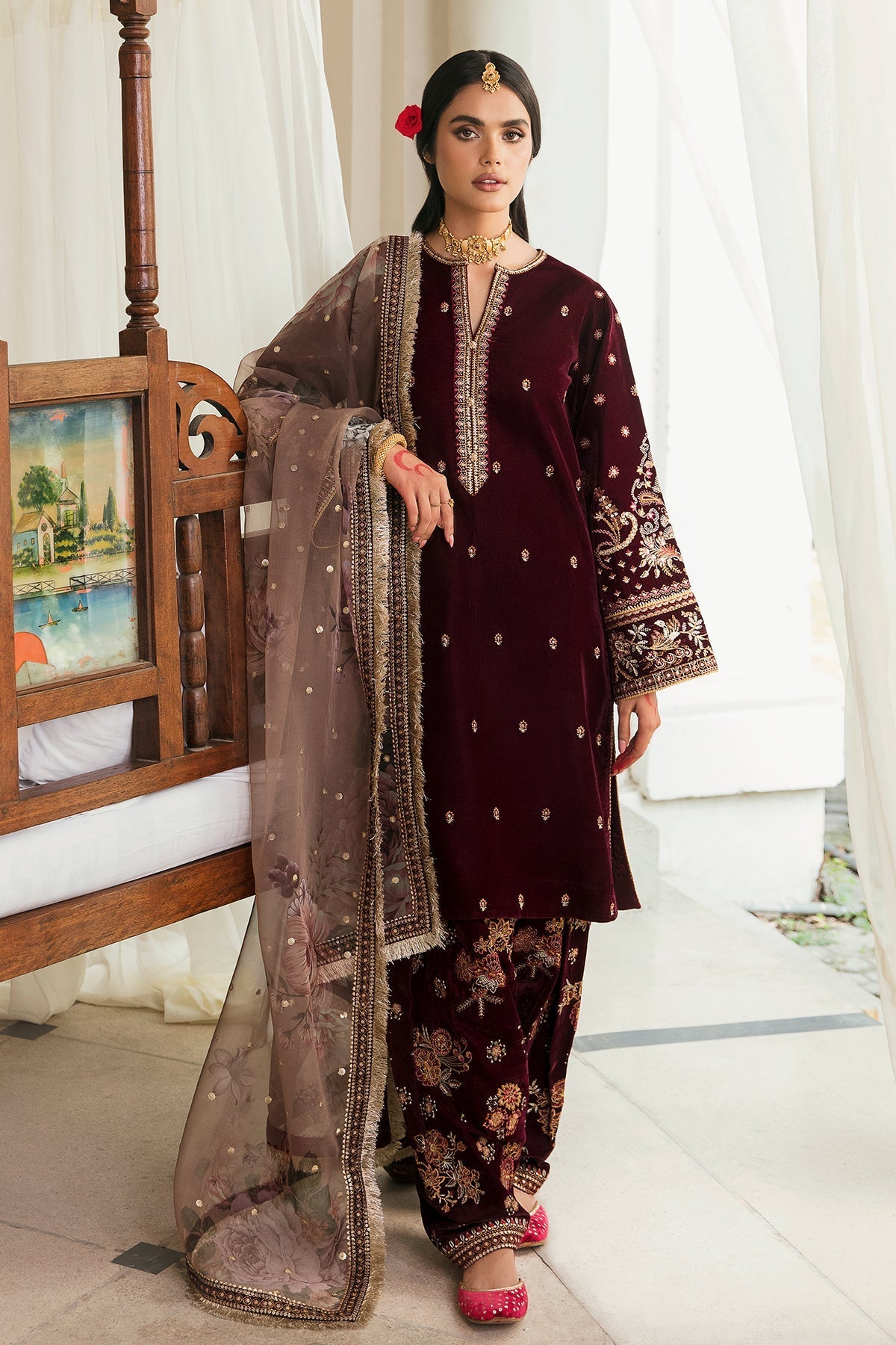 EMBROIDERED VELVET UF-250 - Riwayat-e-khas