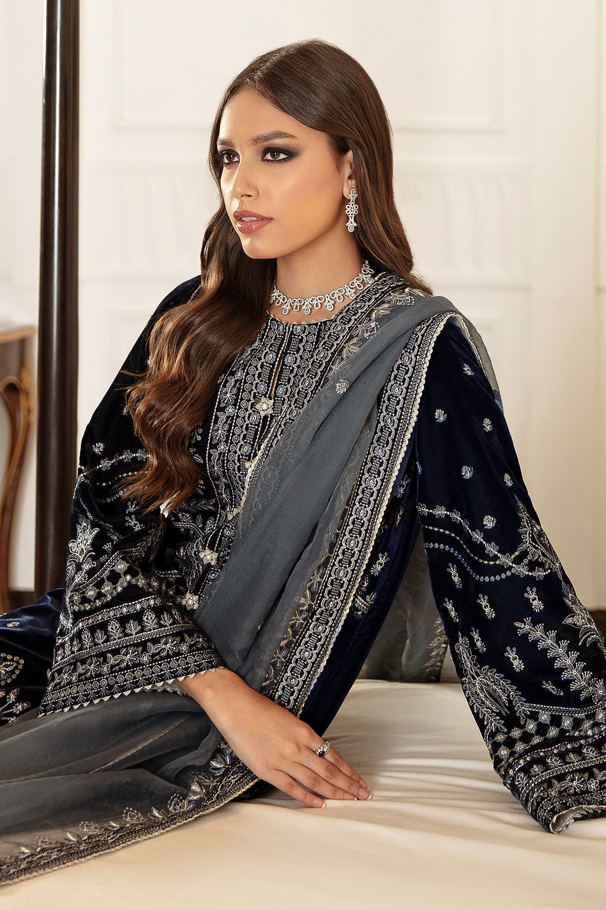 EMBROIDERED VELVET UF 41 - Riwayat-e-khas