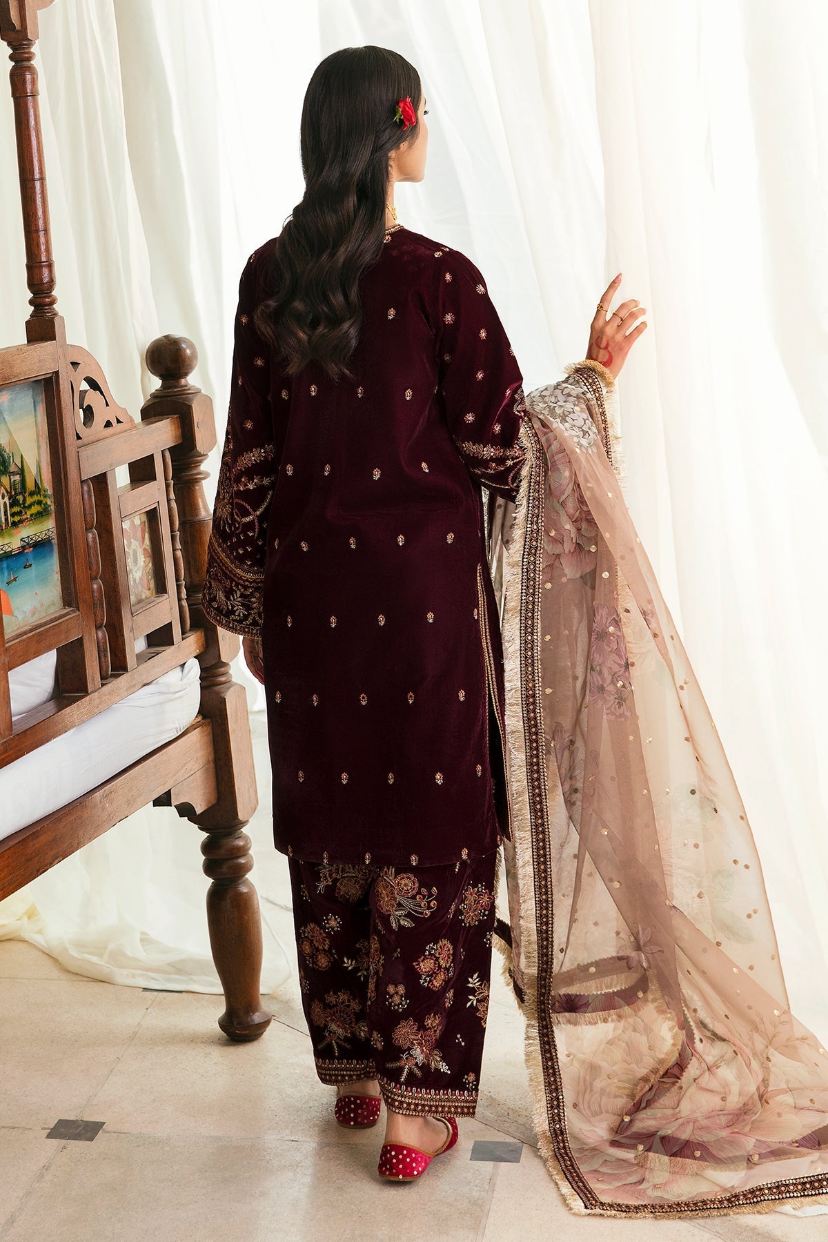 EMBROIDERED VELVET UF-250 - Riwayat-e-khas