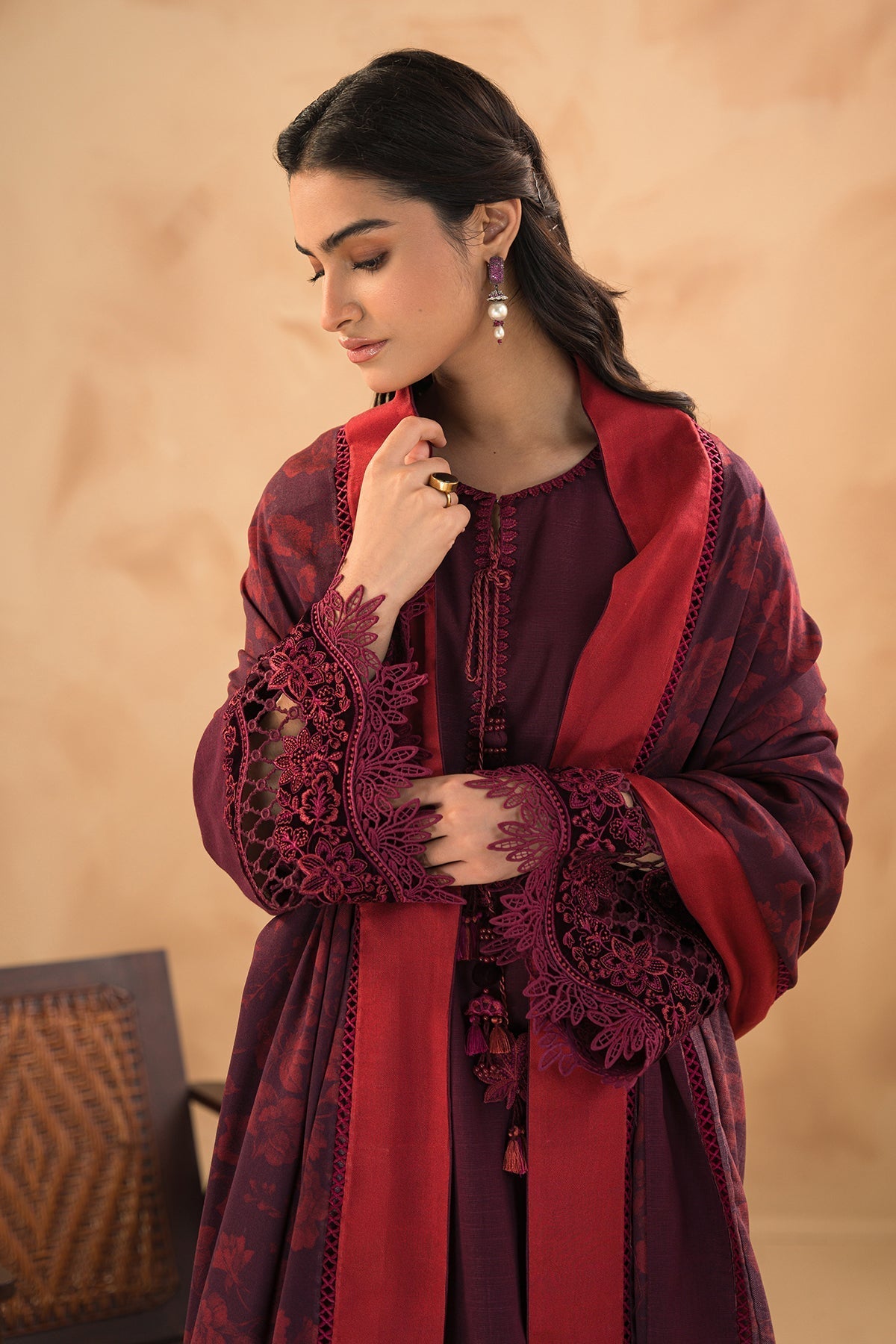 BAROQUE-EMBROIDERED SLUB KHADDAR UF-477 - Riwayat-e-khas