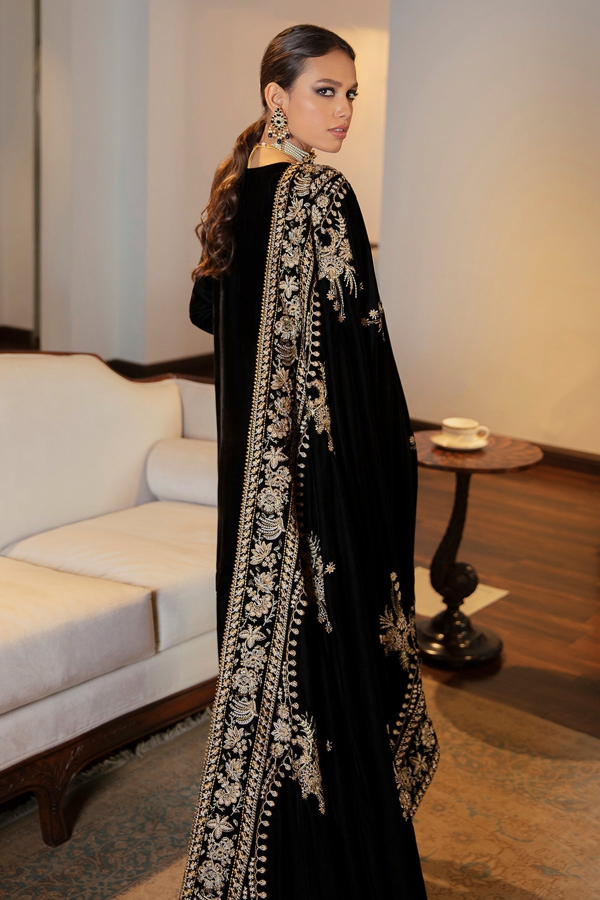 EMBROIDERED VELVET SHAWL VS-24 - Riwayat-e-khas