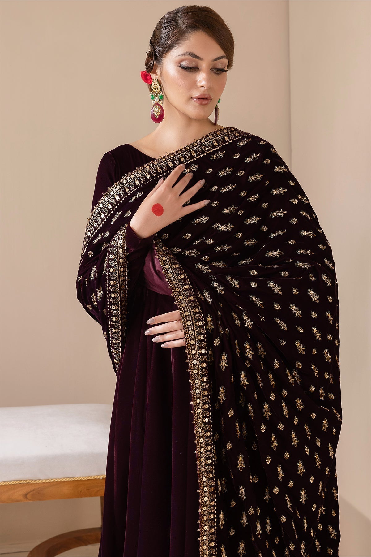 EMBROIDERED VELVET SHAWL VS-42 - Riwayat-e-khas