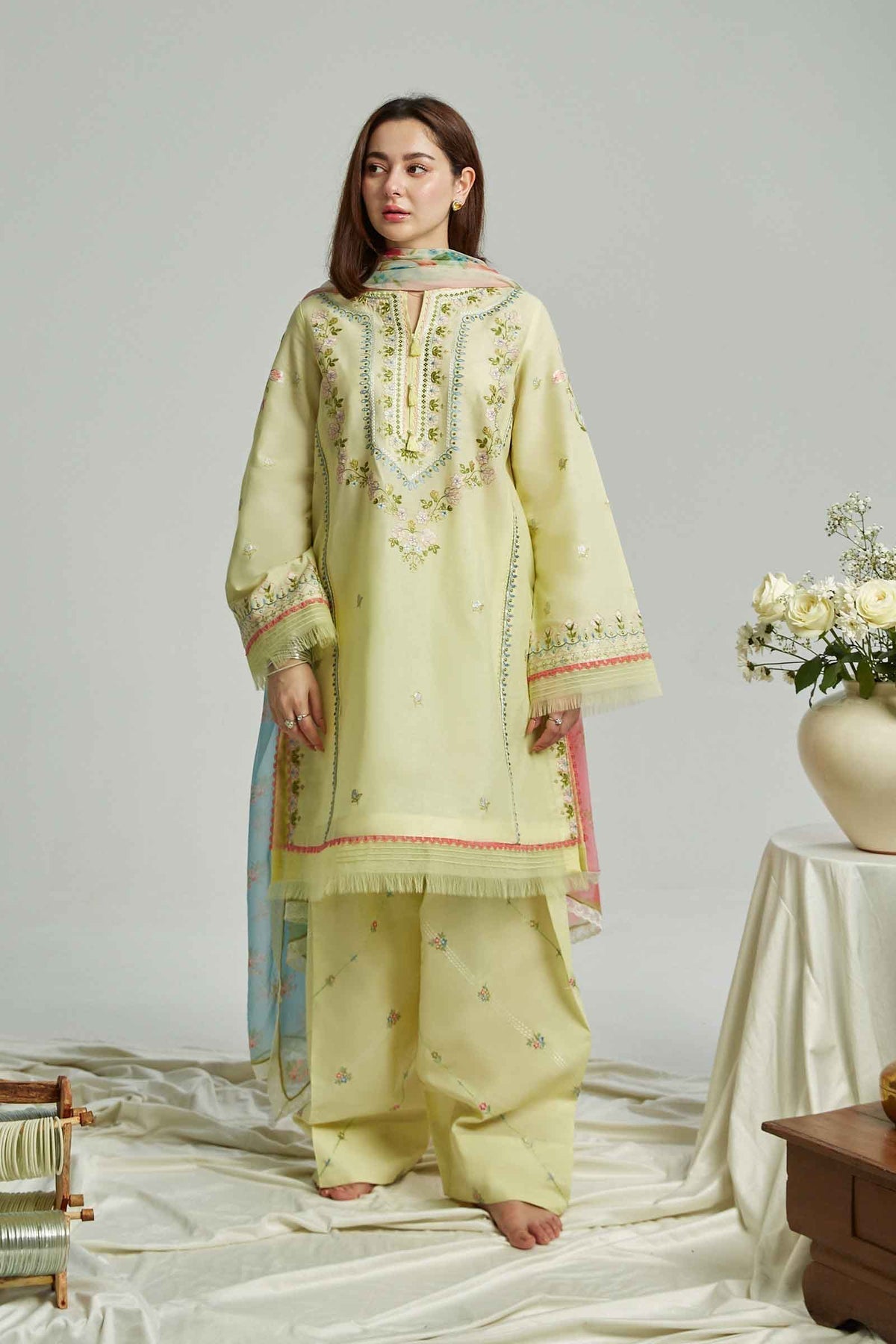 ZARA SHAHJAHAN-ZCE23-6B-COCO LAWN VOLUME ll 2023 - Riwayat-e-khas