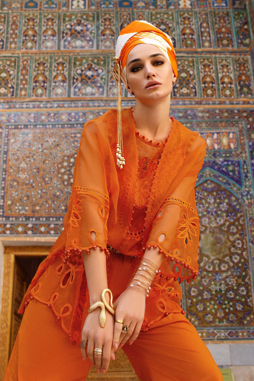 MARIA B EMBROIDED UNSTITCHED LAWN D-2310-A - Riwayat-e-khas