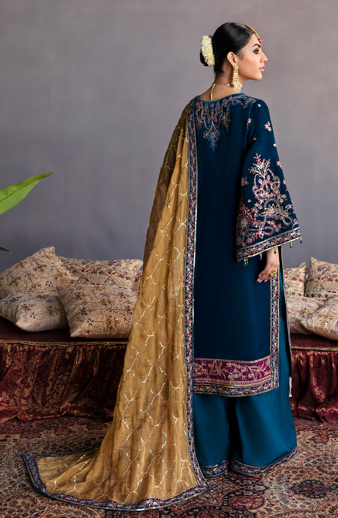 Emaan Adeel Makhmal Embroidered Velvet 3Pc Suit MK-01 SUFINA - Riwayat-e-khas