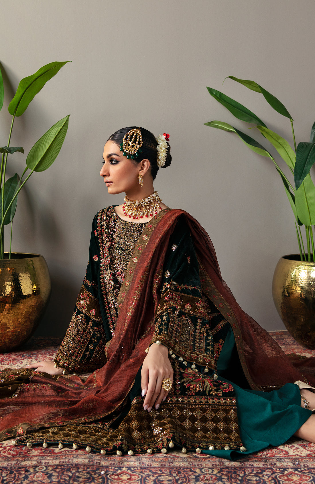 Emaan Adeel Makhmal Embroidered Velvet 3Pc Suit MK-06 VERSHA - Riwayat-e-khas