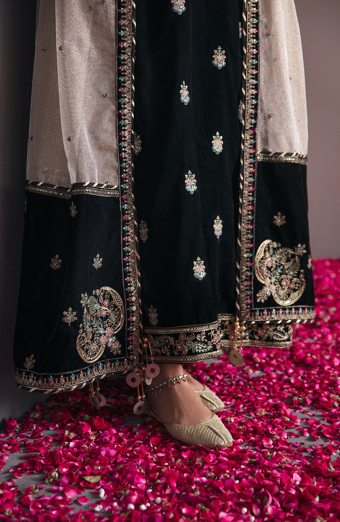 Emaan Adeel Makhmal Embroidered Velvet 3Pc Suit MK-08 AQS - Riwayat-e-khas