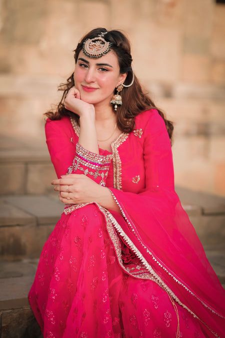 Aaniat Pairhan Pink - Riwayat-e-khas