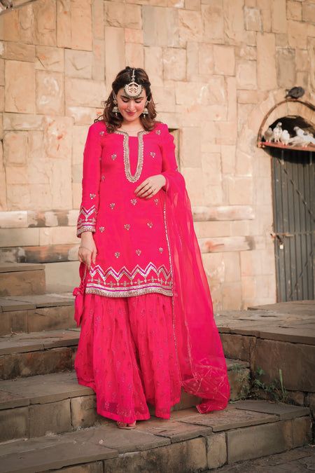 Aaniat Pairhan Pink - Riwayat-e-khas